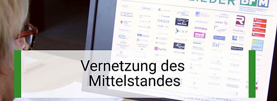 Blick auf einen Bildschirm.